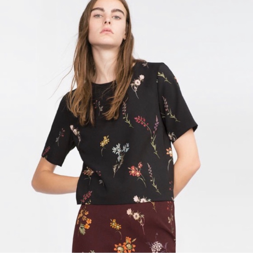 Zara Black Floral Print Short Sleeve Blouse